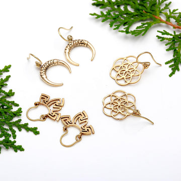 Elegant Gold Earrings Collection: Crescent Moon, Butterfly, and Lotus Designs 🌙🦋🌼